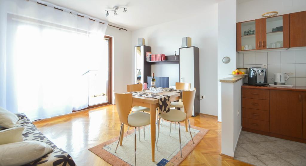 Apartment Natasa Novi Vinodolski Rum bild